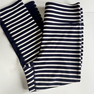 New Balance Women’s Capri Leggings Size M Navy & White Striped Mesh
